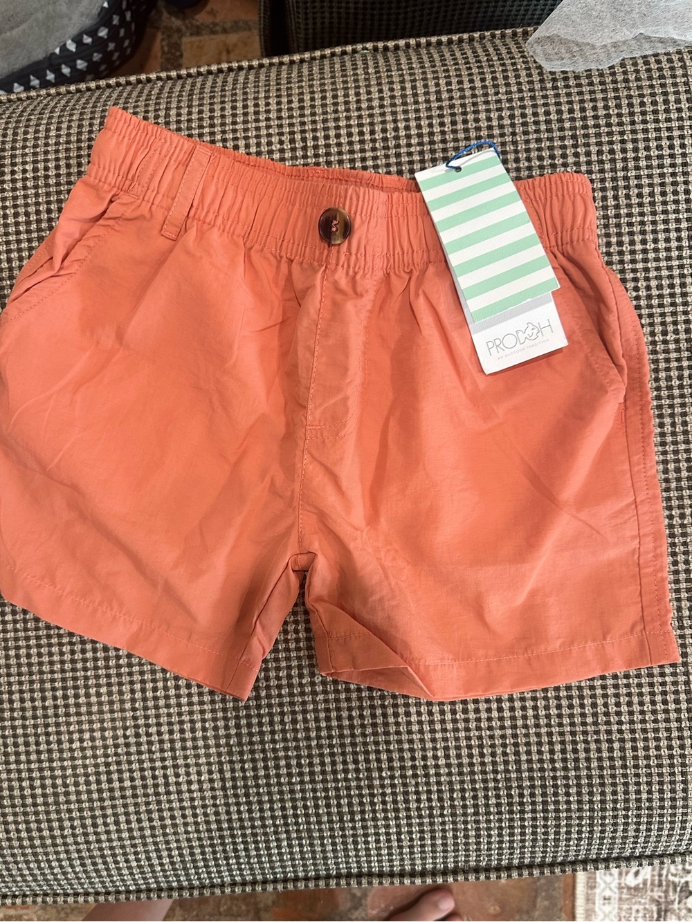 PRODOH BOYS' OUTRIGGER PERFORMANCE SHORT